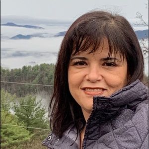 Meet your Posher, Eneida